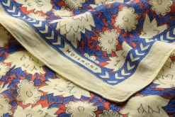 Halstuch N° 680 floral, Natur-Blau-Rot