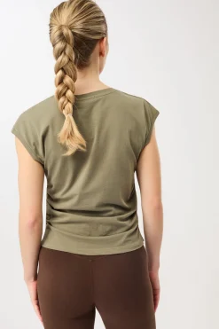 Sport-Shirt mit seitlicher Raffung